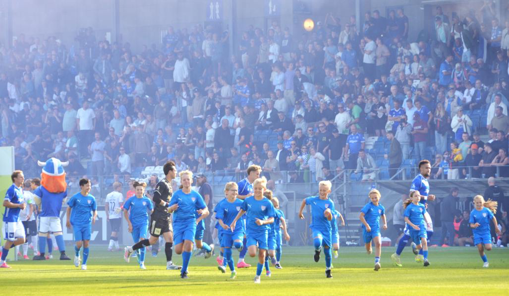 Lyngby Stadion på kampdag